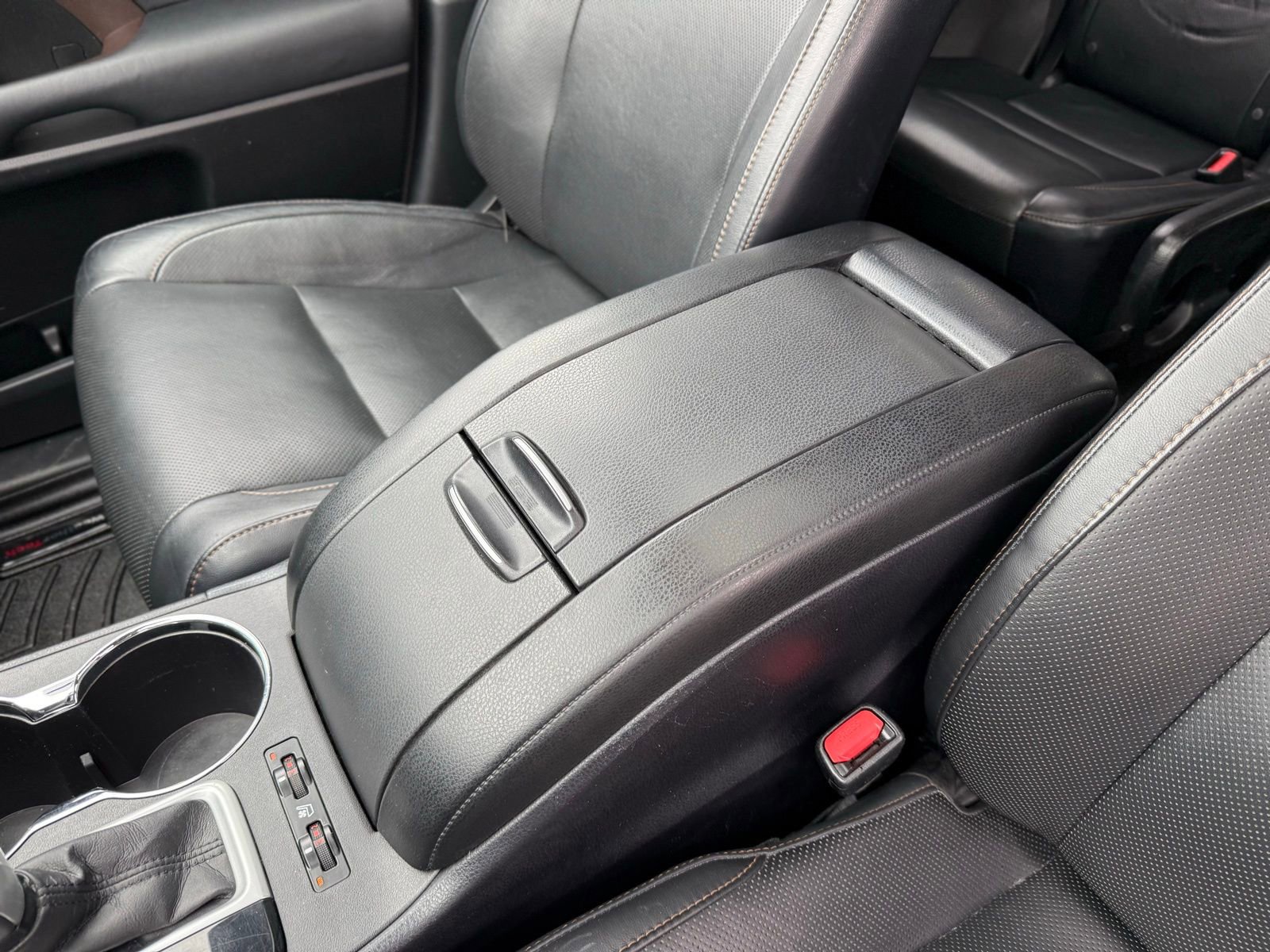 Used 2015 Toyota Highlander Limited image 30
