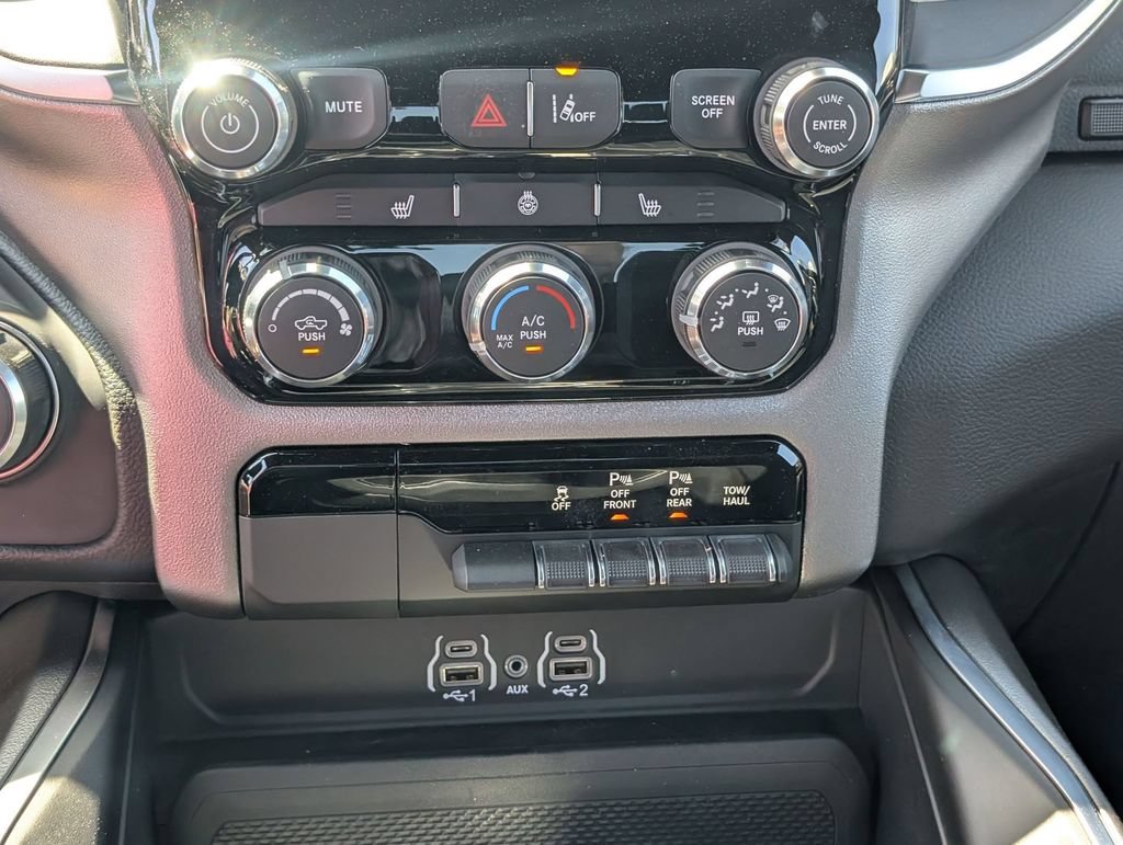 New 2026 RAM 1500 Big Horn AWD/4WD image 19