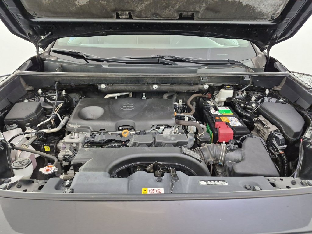 Used 2021 Toyota RAV4 XLE Premium FWD image 38