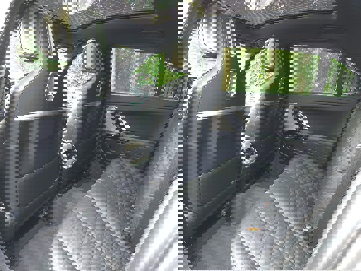 Used 2023 BMW 740i image 14