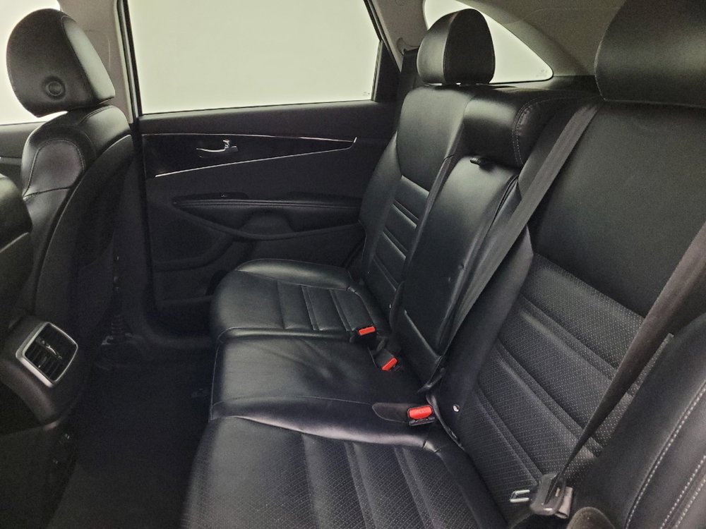 Used 2019 Kia Sorento EX image 18