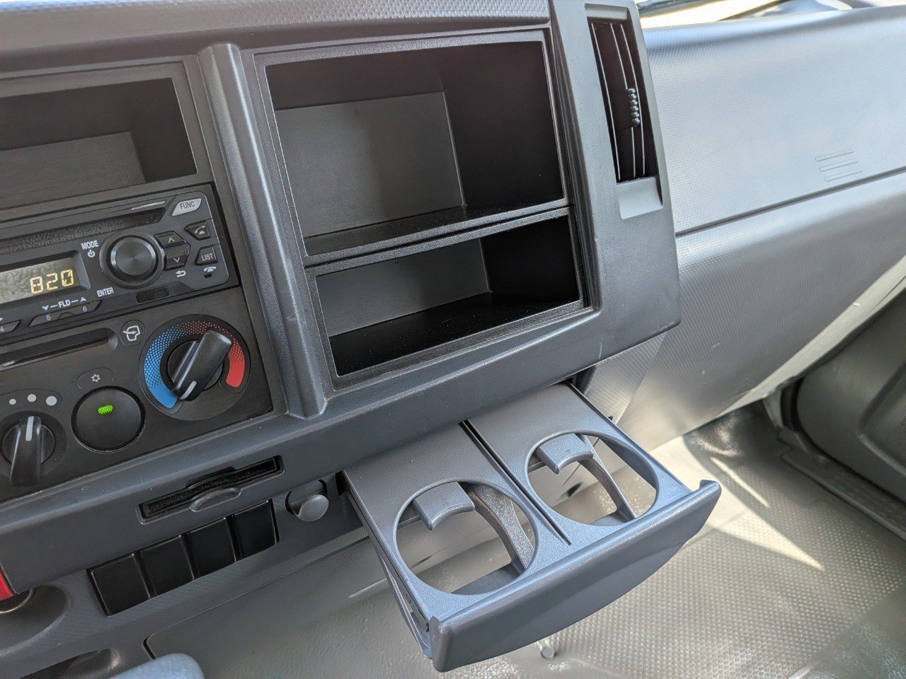 Used 2018 Isuzu NPR image 22