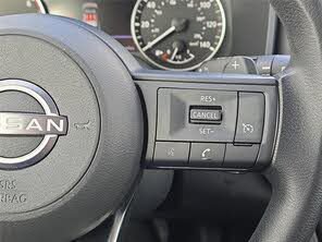 Used 2023 Nissan Rogue S image 30