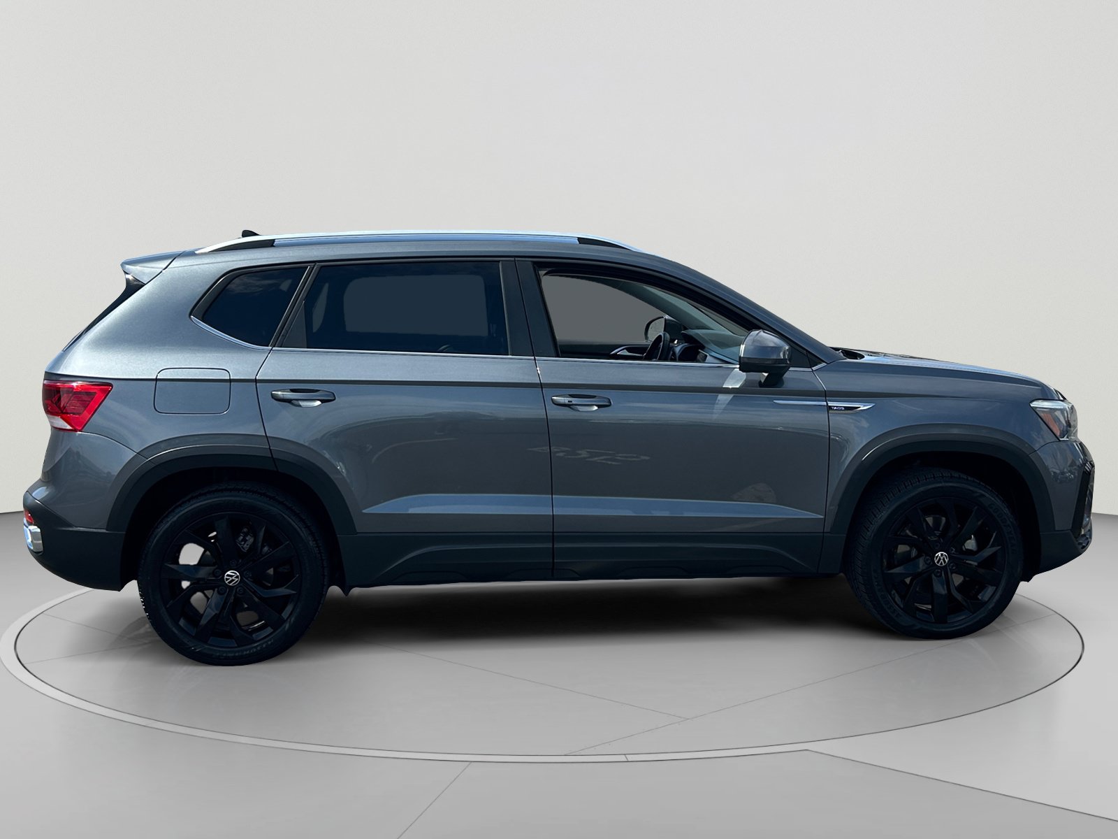 Certified 2022 Volkswagen Taos SE FWD image 6