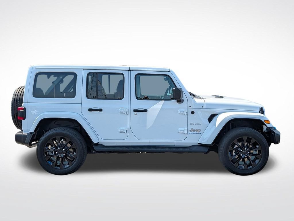 Used 2023 Jeep Wrangler Unlimited Sahara w/ Cold Weather Group AWD/4WD image 2