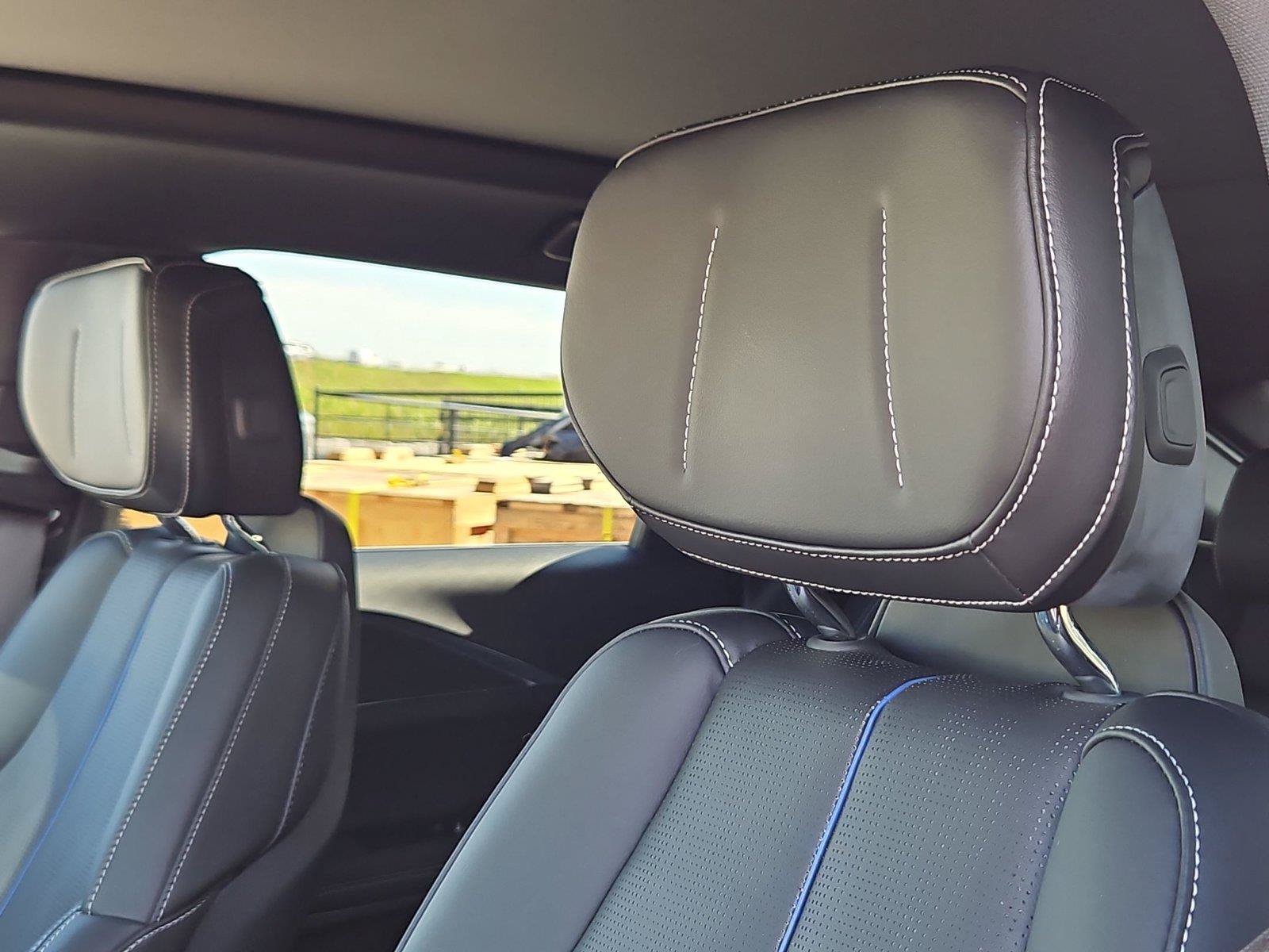 Used 2024 Cadillac Lyriq Luxury RWD image 12
