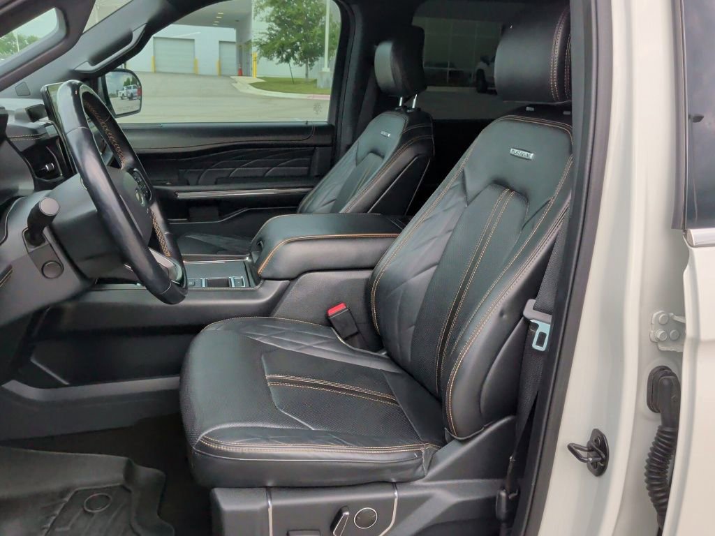 Used 2022 Ford Expedition Platinum RWD image 13