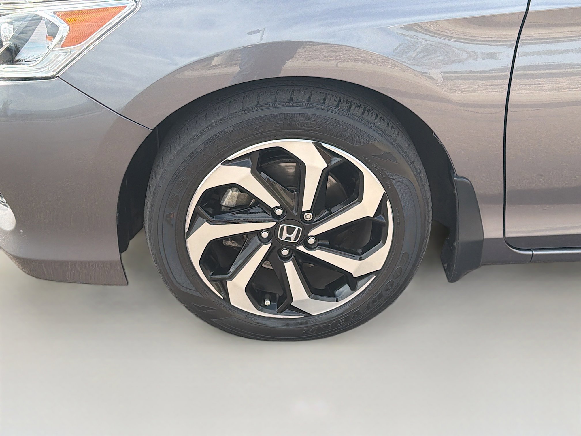 Used 2017 Honda Accord EX-L image 11