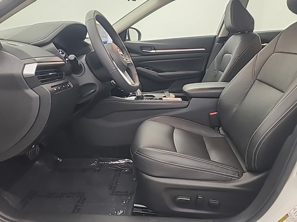 Used 2025 Nissan Altima 2.5 SL FWD image 25