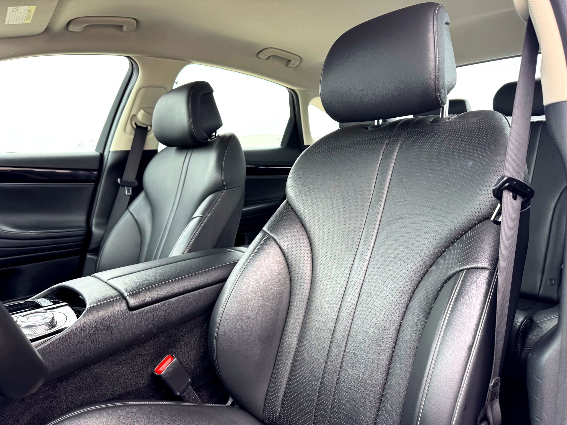 Used 2023 Genesis G80 2.5T image 13