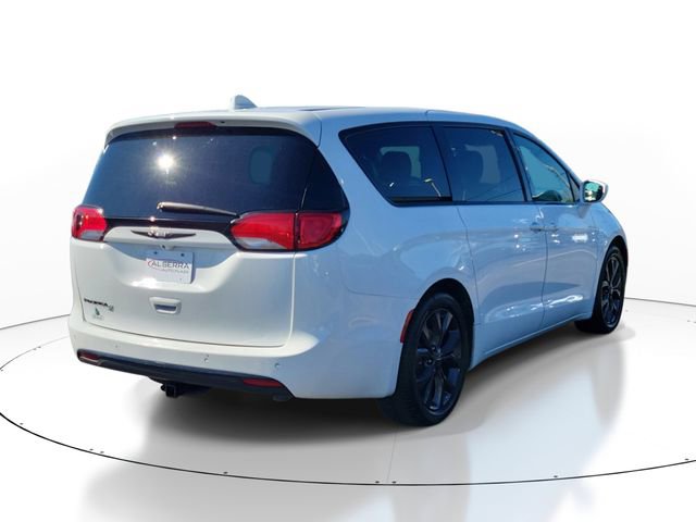 Used 2019 Chrysler Pacifica Touring Plus w/ S Appearance Package FWD image 4