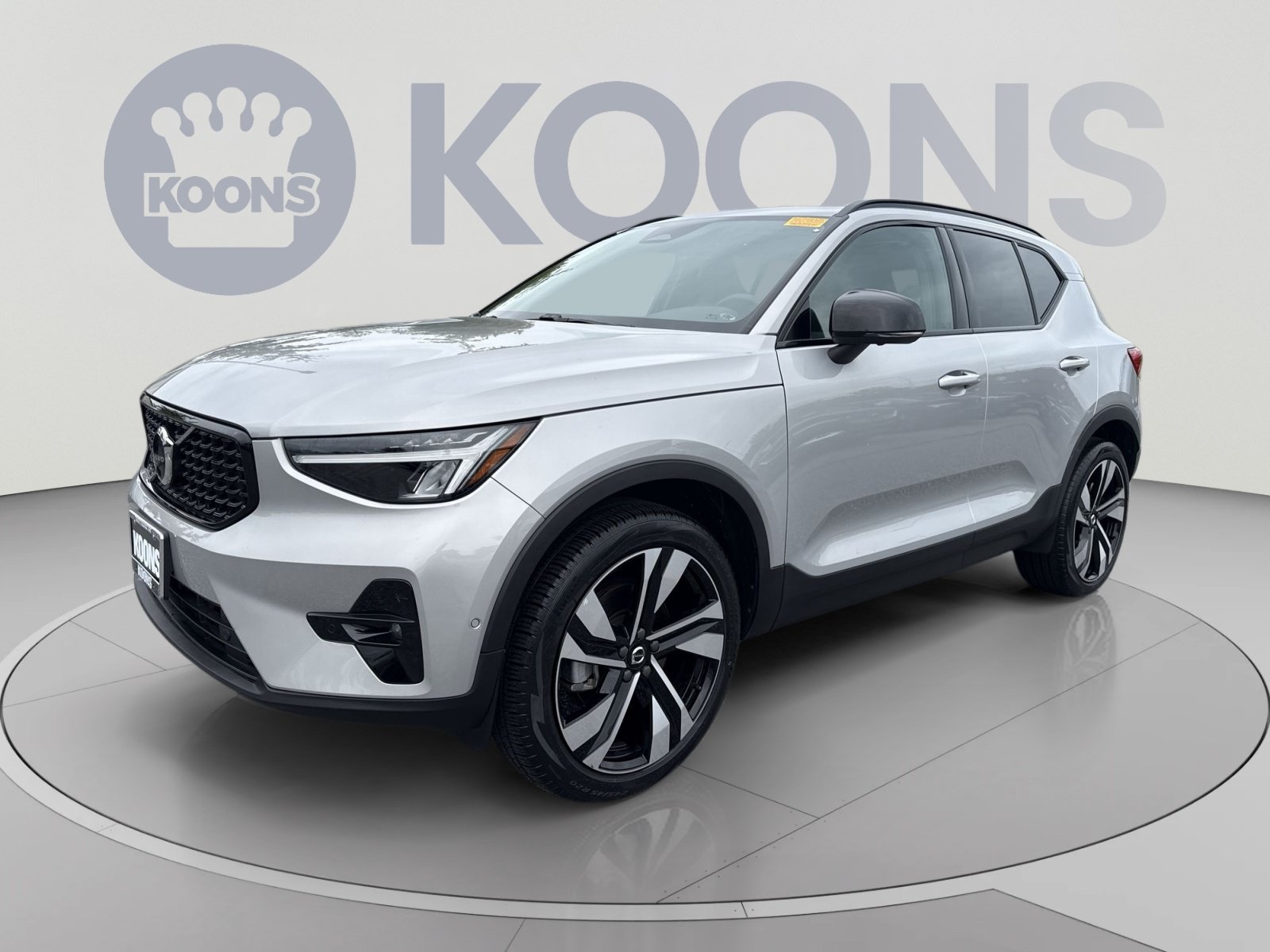 Certified 2024 Volvo XC40 B5 Plus w/ Climate Package AWD/4WD image 1