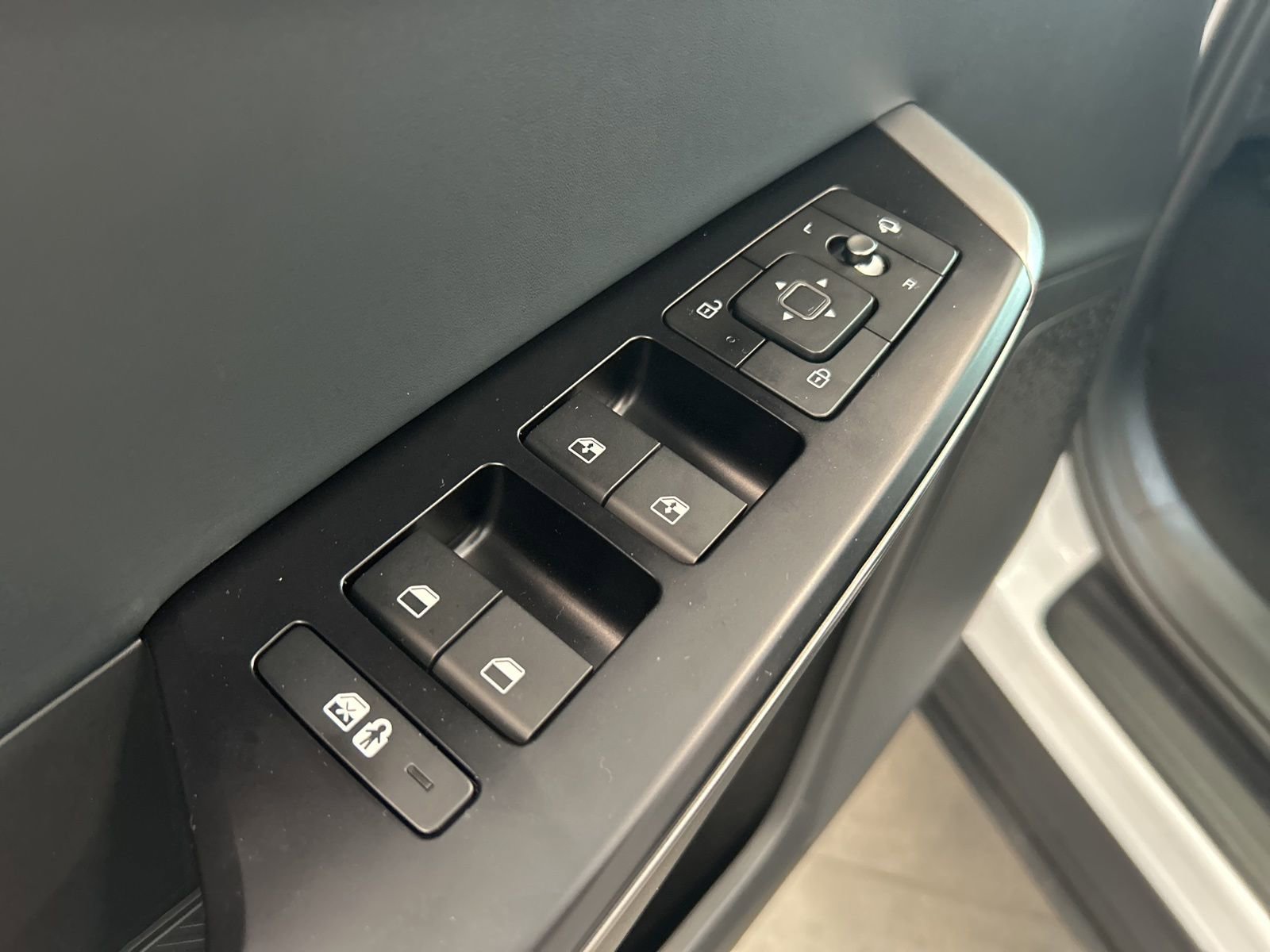 New 2025 Kia EV6 Light image 16