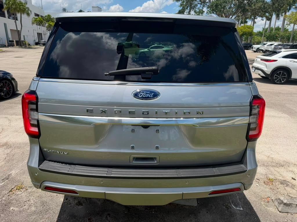 Used 2023 Ford Expedition Platinum RWD image 9