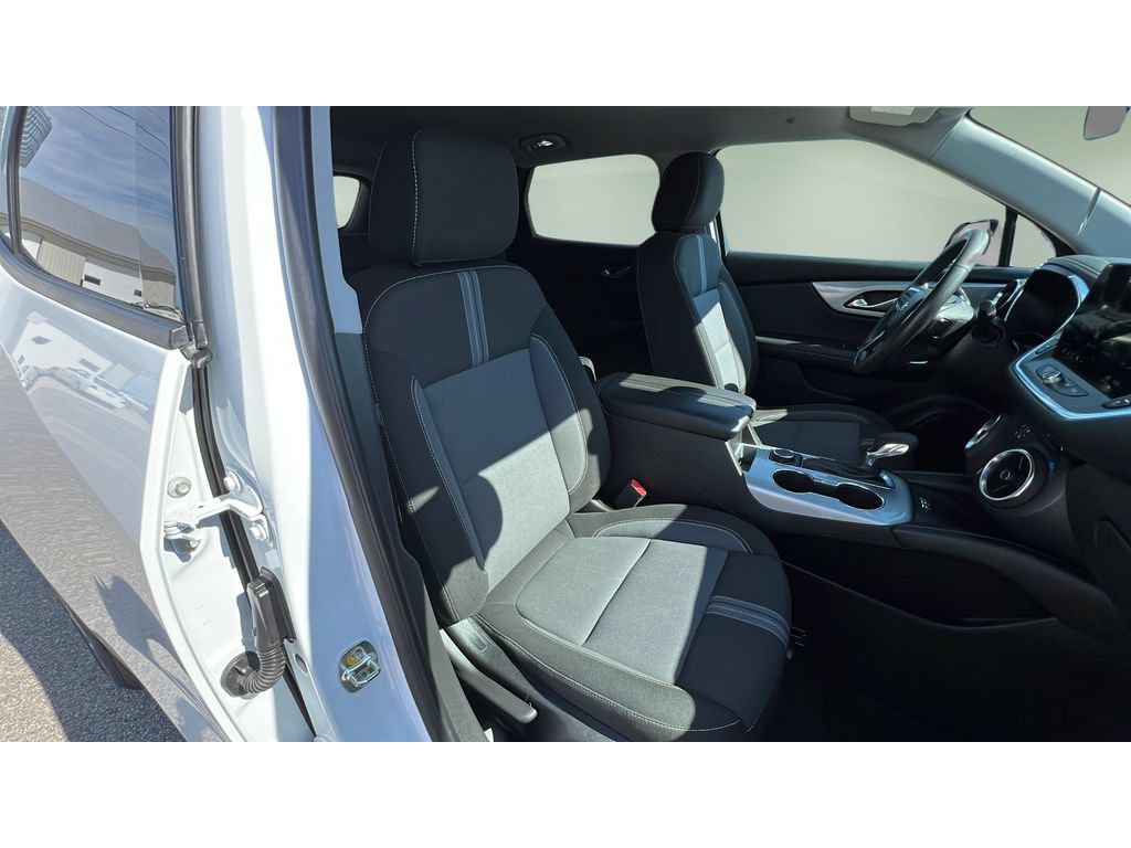 Certified 2025 Chevrolet Blazer LT w/ Convenience Package AWD/4WD image 32
