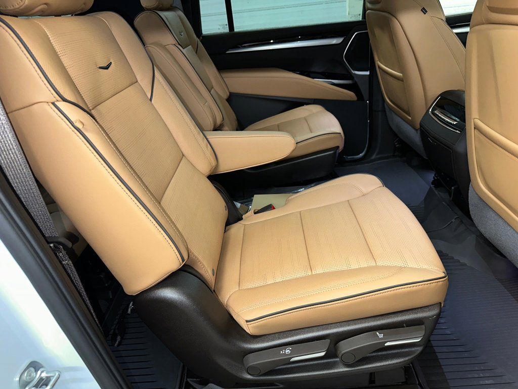 New 2026 Cadillac Escalade ESV Luxury w/ Touring Package image 30