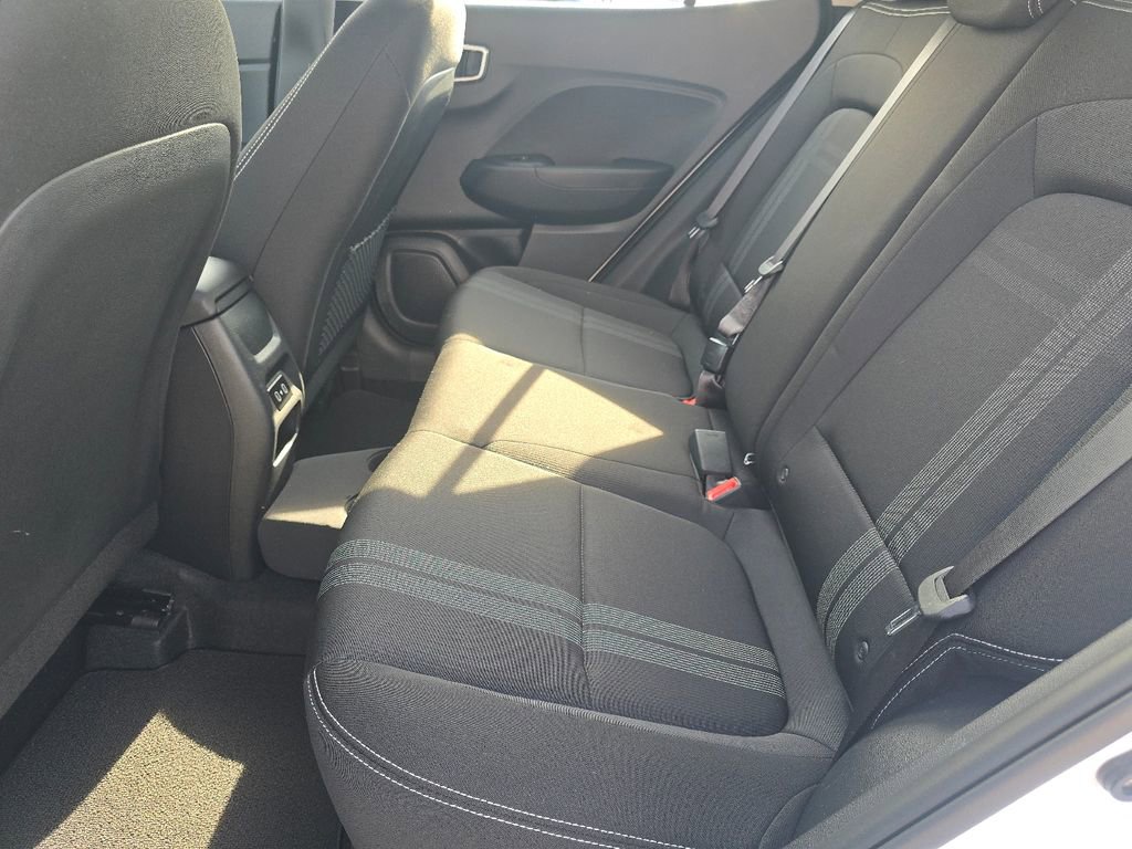 Used 2025 Hyundai Venue SEL FWD image 18