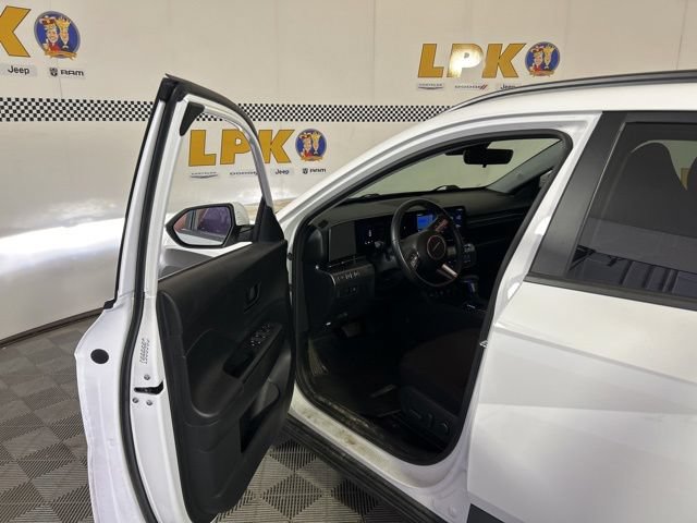 Used 2024 Hyundai Kona SEL AWD/4WD image 11