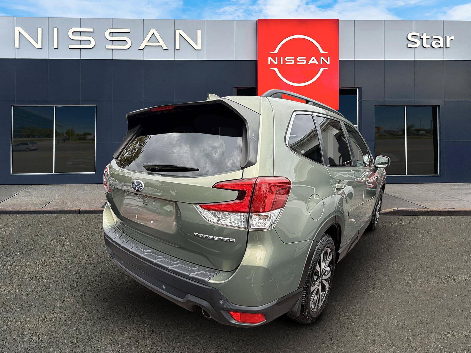 Used 2021 Subaru Forester Limited AWD/4WD image 5