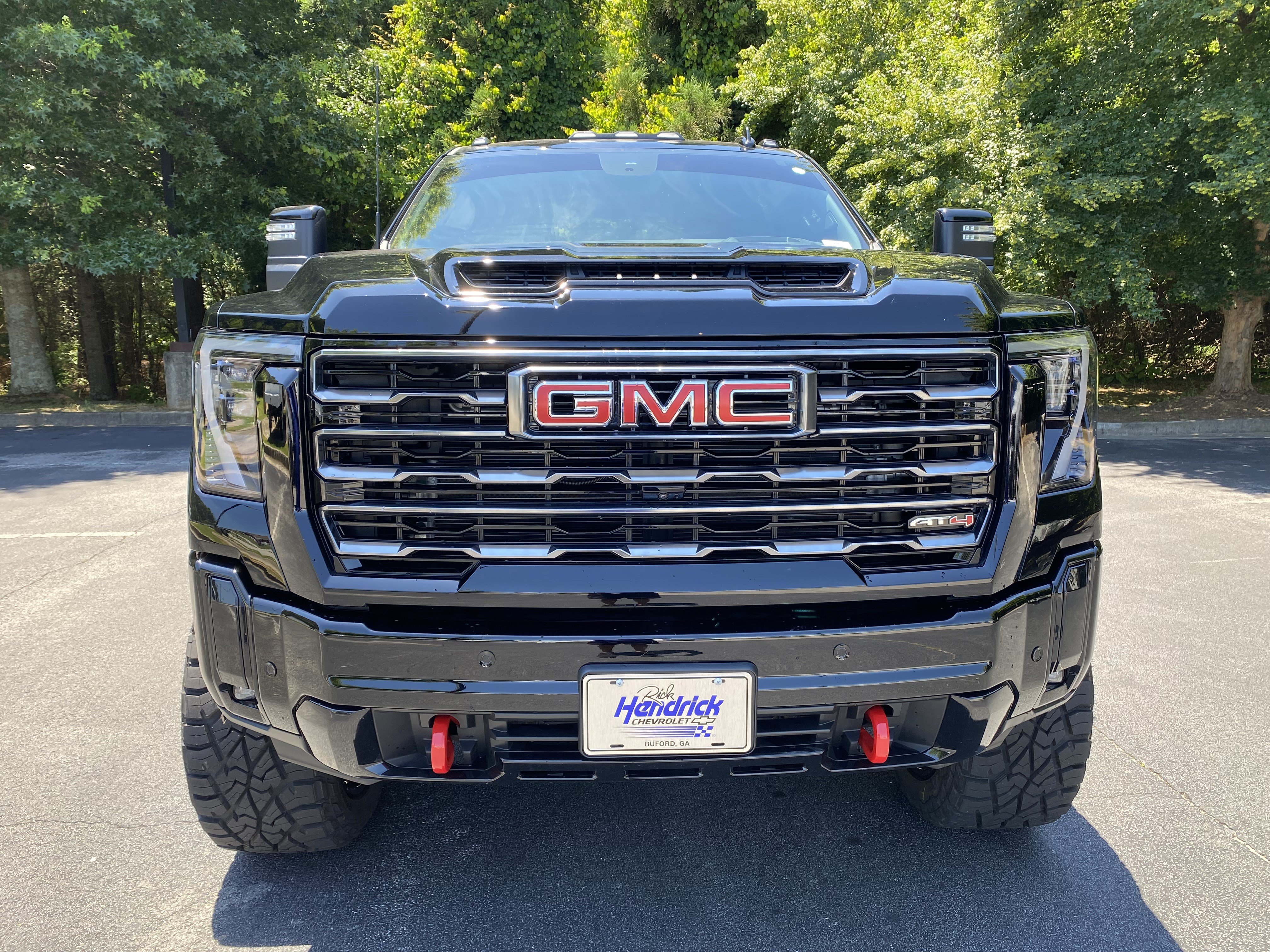 Used 2025 GMC Sierra 2500 AT4 w/ AT4 Premium Plus Package AWD/4WD image 3