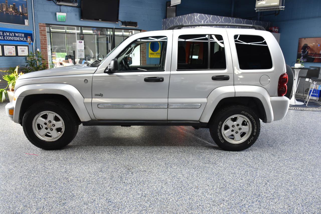 Used 2006 Jeep Liberty Sport AWD/4WD image 8