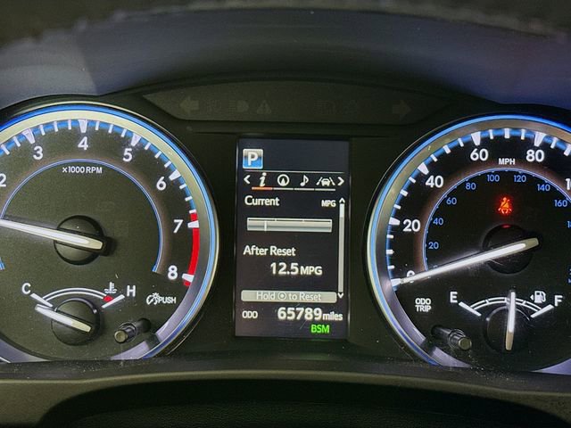 Used 2017 Toyota Highlander SE image 12