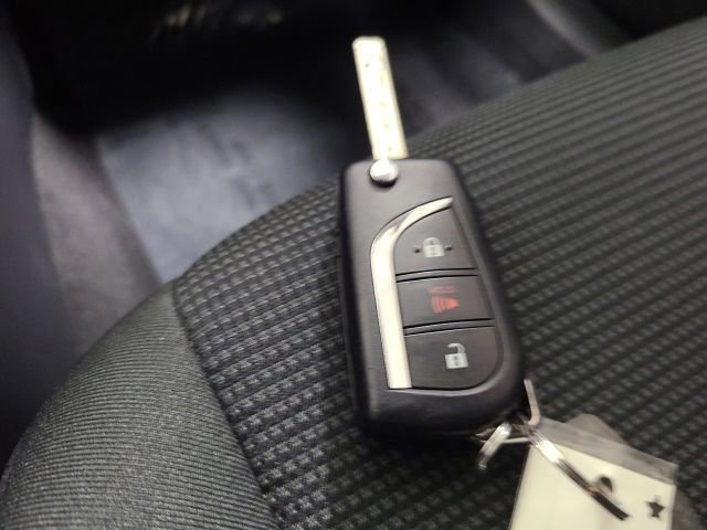 Used 2024 Toyota RAV4 LE AWD/4WD image 32