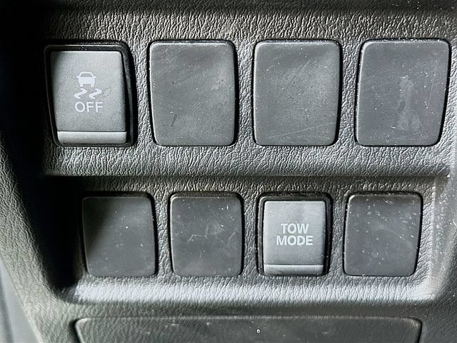 Used 2018 Nissan Pathfinder SV AWD/4WD image 10