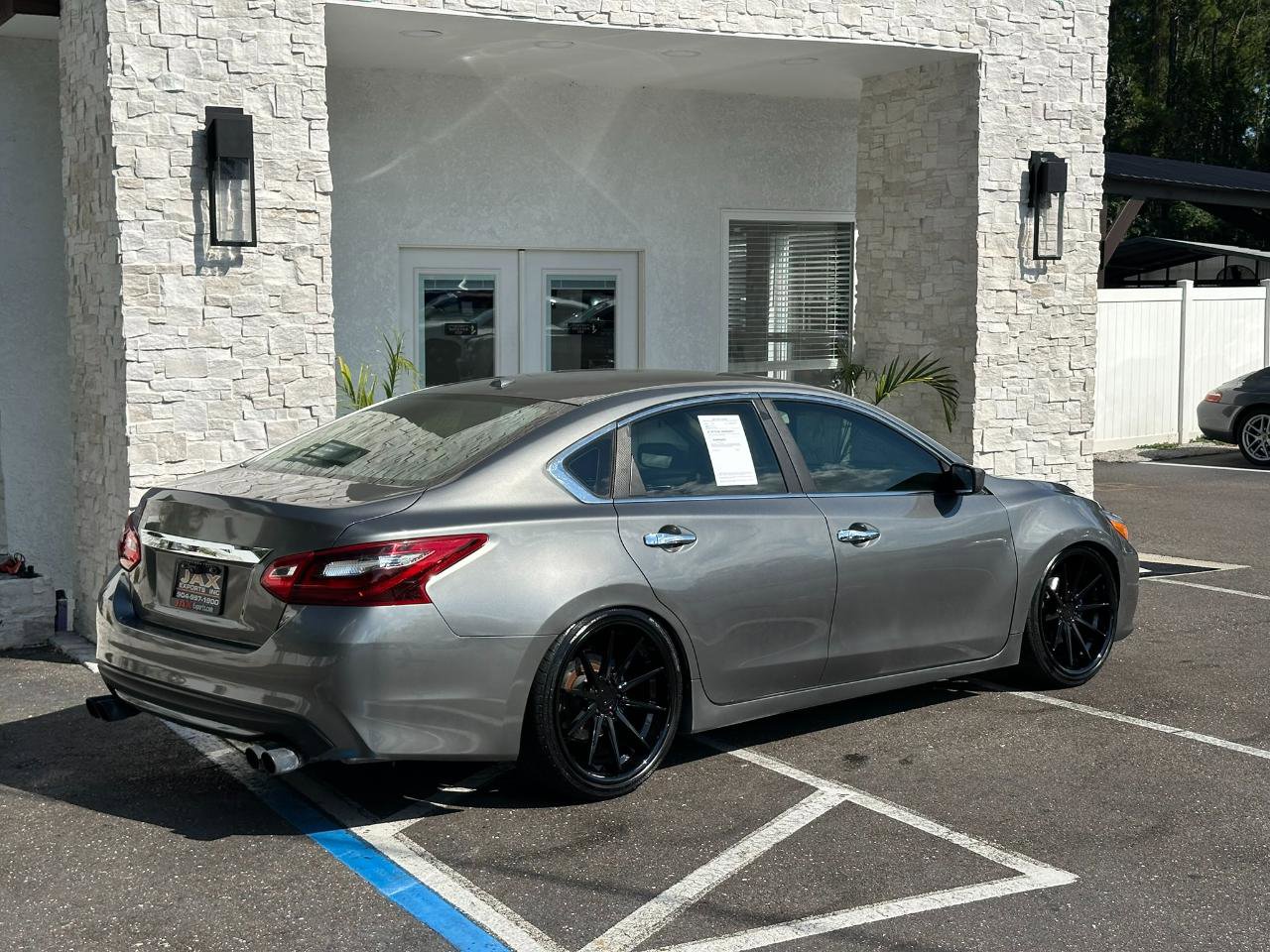 Used 2017 Nissan Altima 2.5 SV FWD image 16