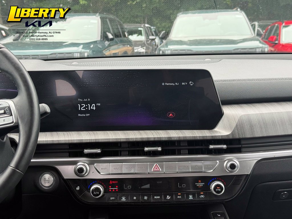 Used 2024 Kia Telluride EX w/ EX Captain's Chair Package AWD/4WD image 13