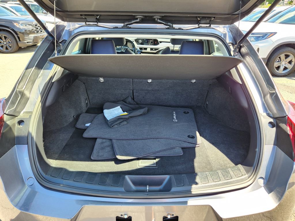 Used 2019 Lexus UX 250h AWD/4WD image 8