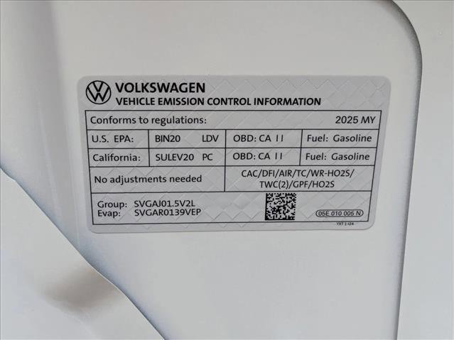Certified 2025 Volkswagen Taos SE image 23