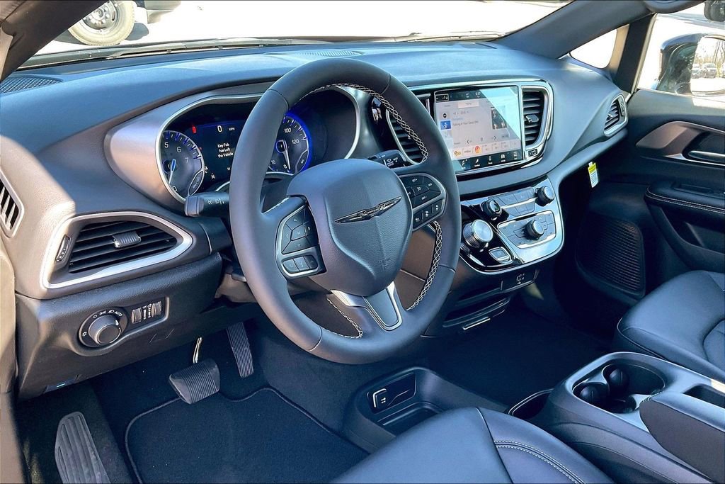 New 2026 Chrysler Voyager LX FWD image 6