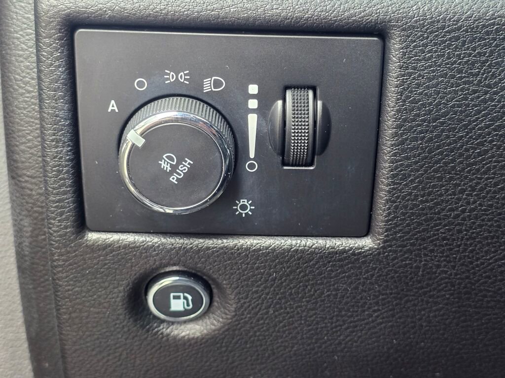 Used 2020 Jeep Grand Cherokee Overland image 33