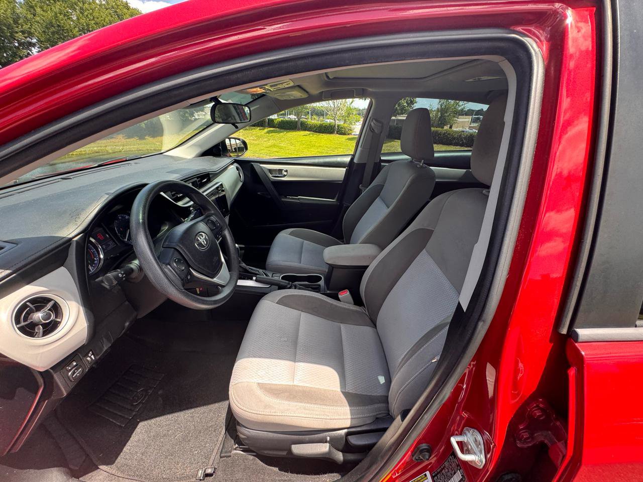 Used 2017 Toyota Corolla LE FWD image 21