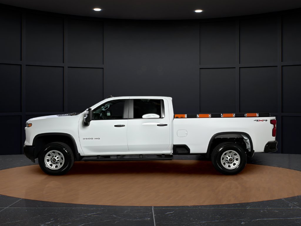 Used 2025 Chevrolet Silverado 3500 W/T AWD/4WD image 3