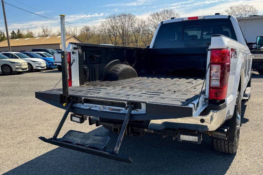 Used 2021 Ford F350 Lariat w/ Chrome Package AWD/4WD image 19