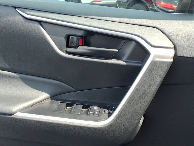 Used 2024 Toyota RAV4 LE AWD/4WD image 24