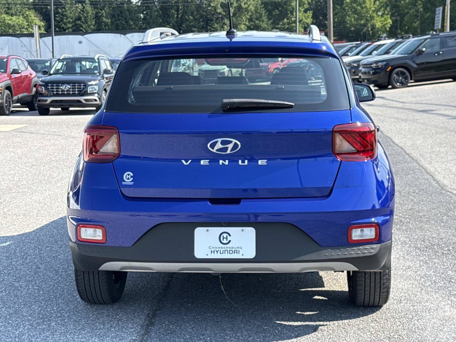 Certified 2025 Hyundai Venue Limited FWD image 26