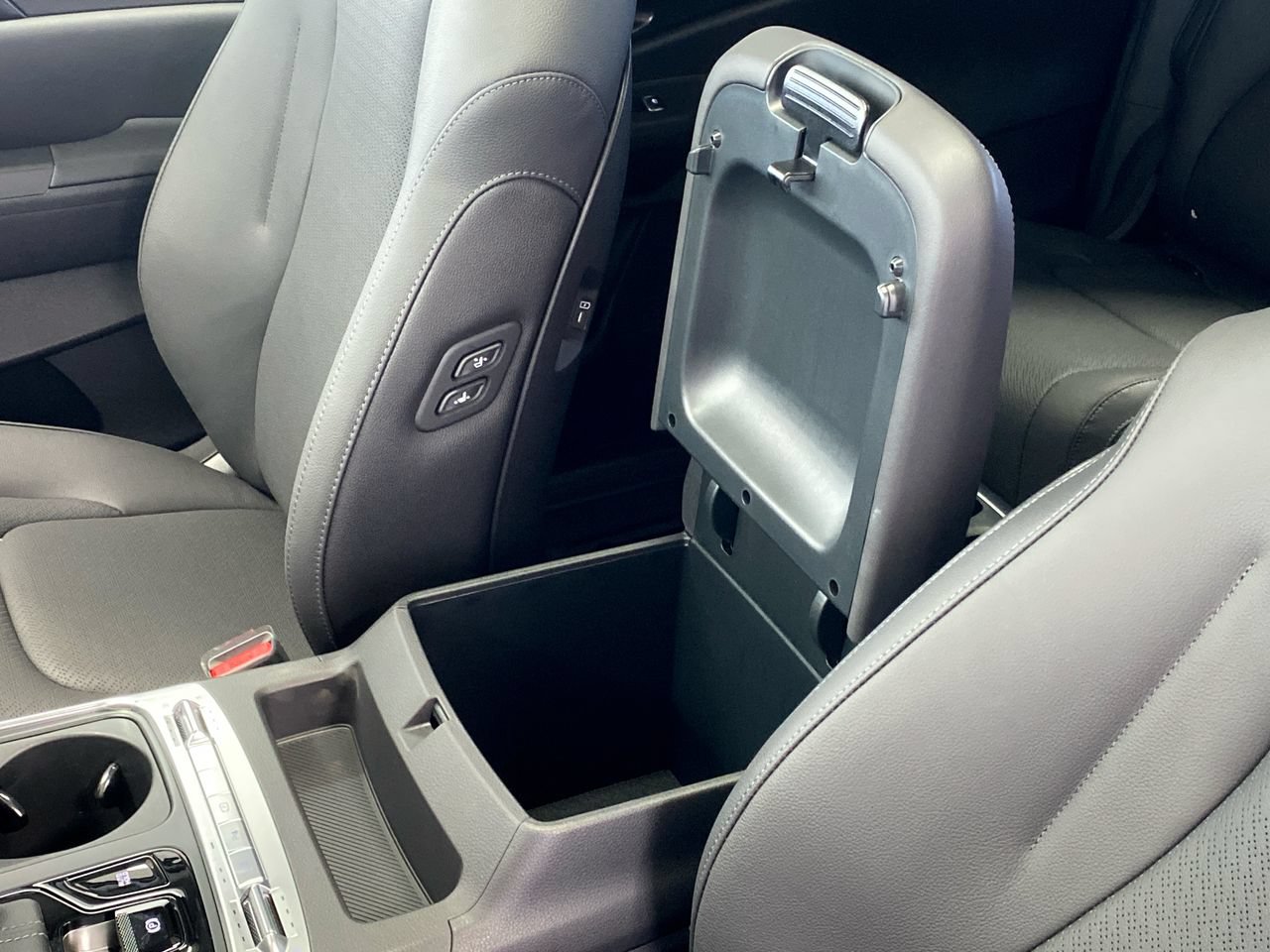 New 2026 Kia Carnival SX Prestige FWD image 29