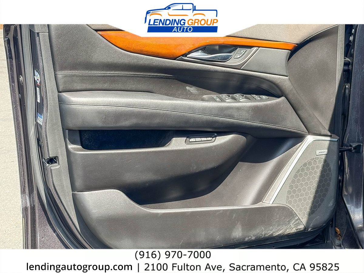 Used 2016 Cadillac Escalade ESV Luxury AWD/4WD image 20
