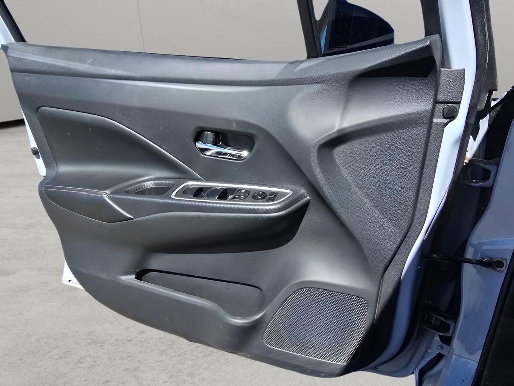 Used 2024 Nissan Versa SR w/ Trunk Package image 17