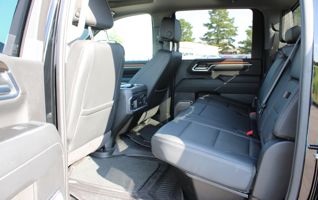 Used 2025 GMC Sierra 2500 Denali w/ Denali Reserve Package AWD/4WD image 13