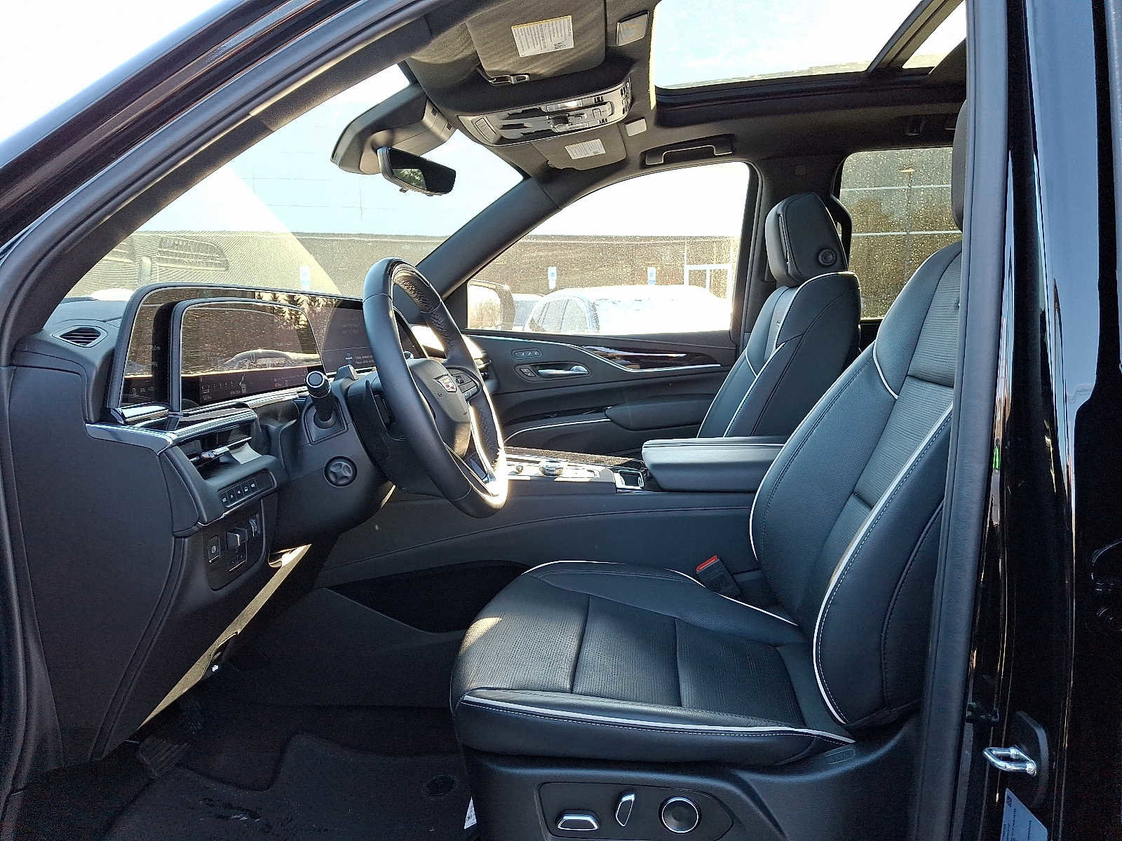 Used 2024 Cadillac Escalade Sport w/ LPO, ONYX Package image 15