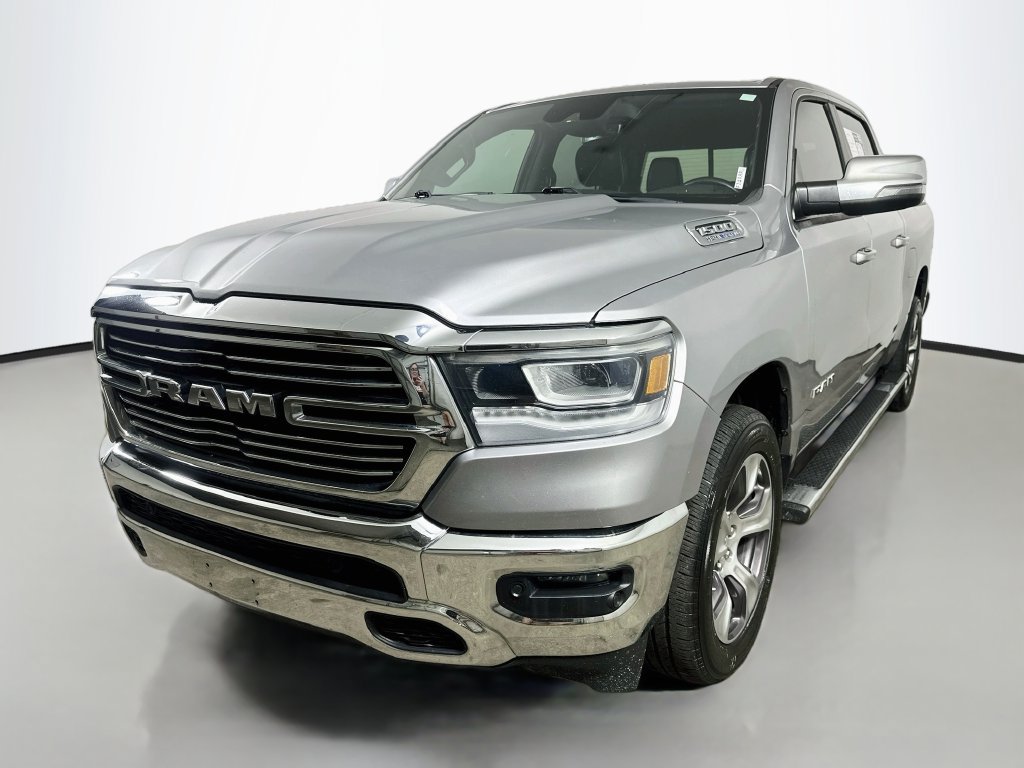 Used 2023 RAM 1500 Laramie AWD/4WD image 3