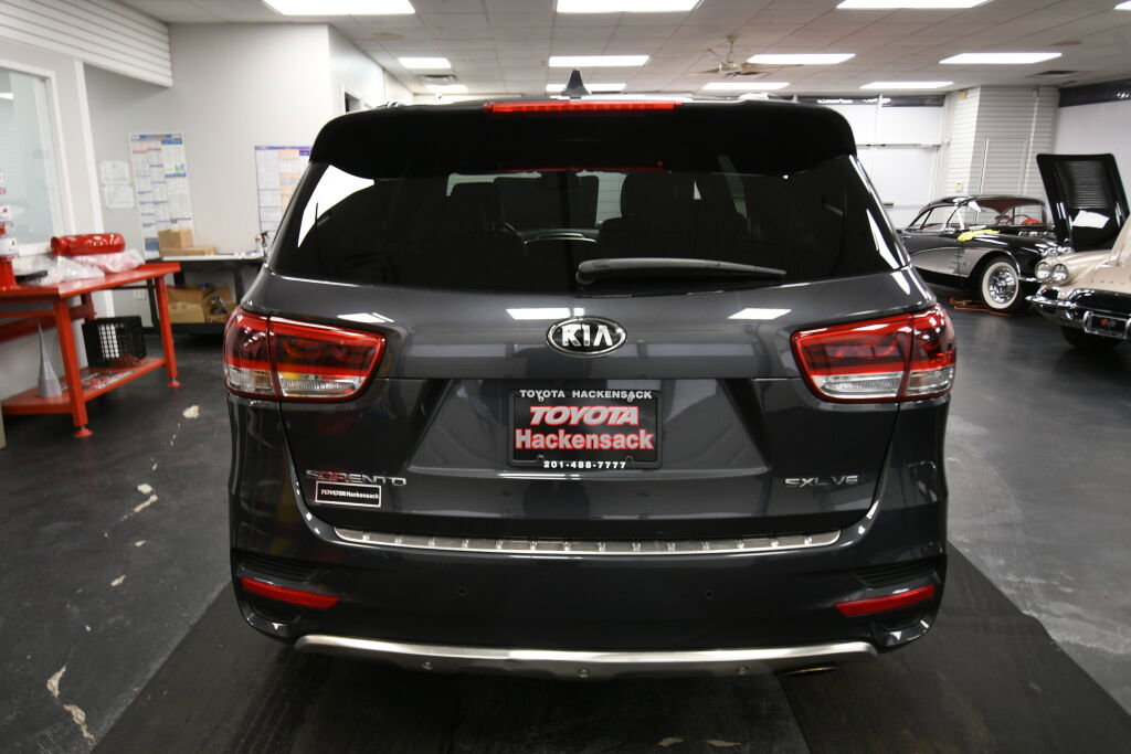 Used 2017 Kia Sorento SX image 7