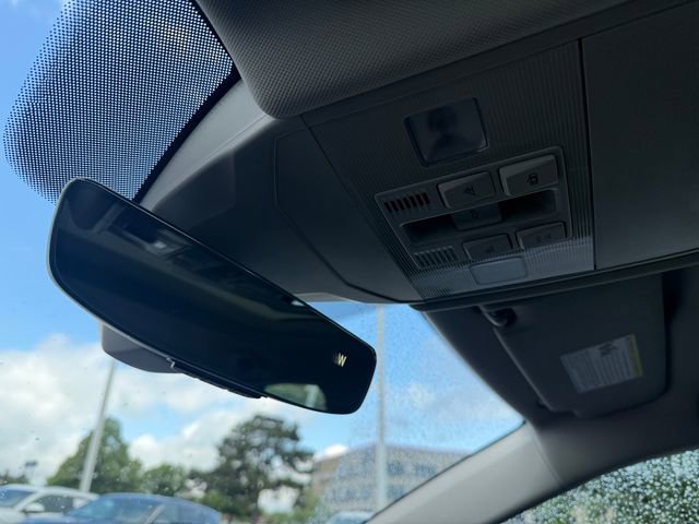 Used 2023 Volkswagen Jetta SE w/ Panoramic Sunroof Package FWD image 29
