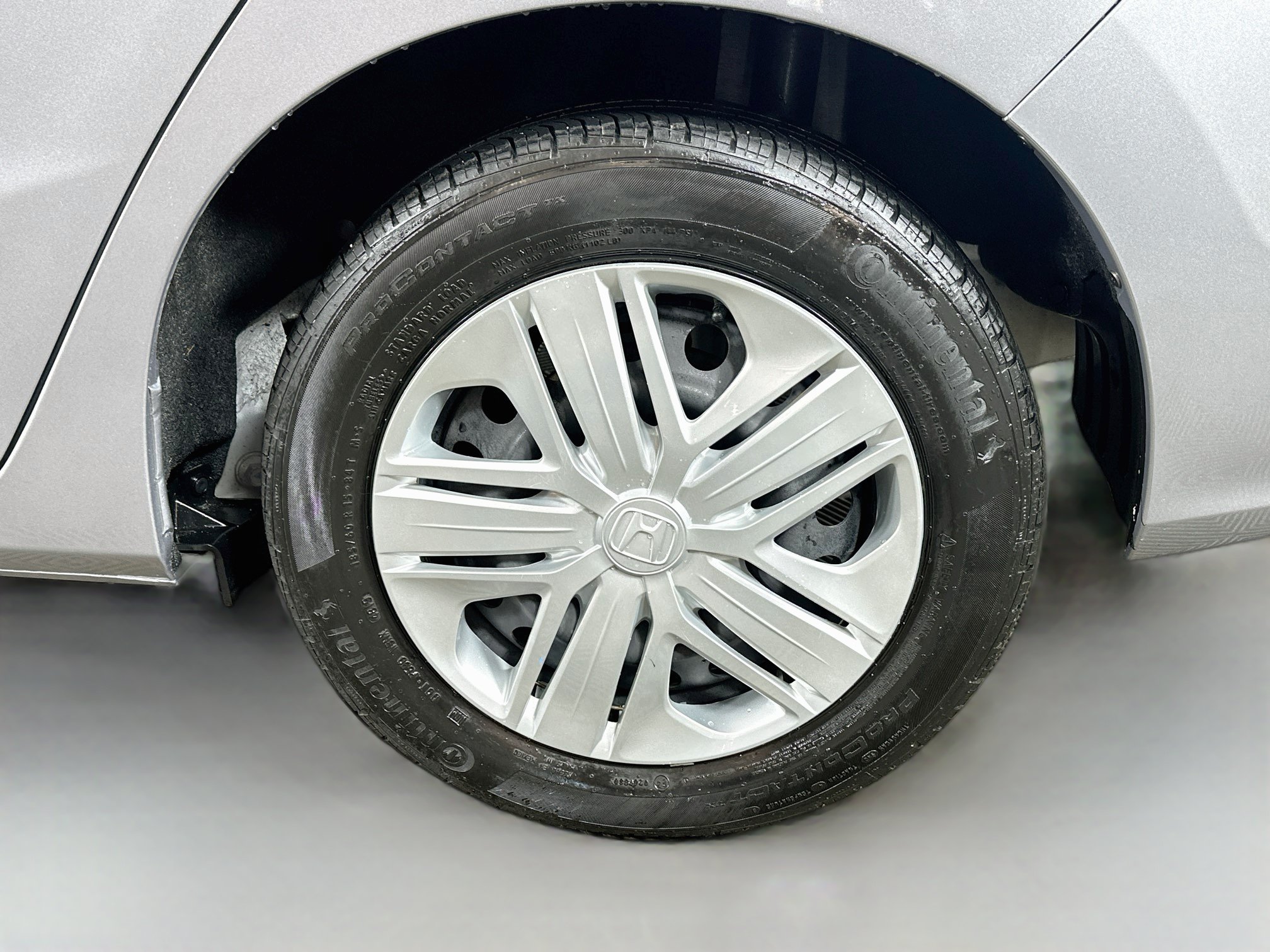 Used 2020 Honda Fit LX image 28