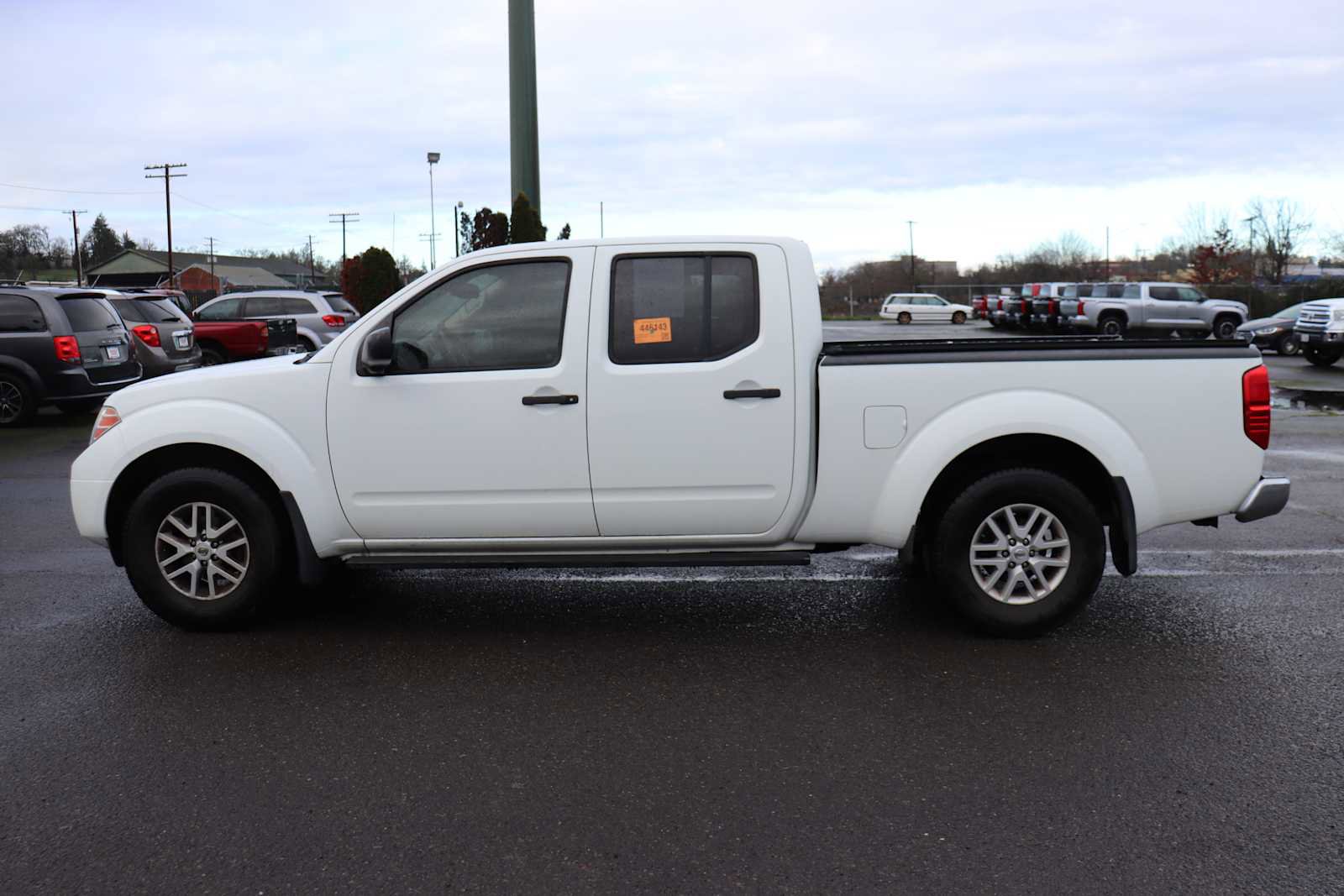 Used 2018 Nissan Frontier SV image 8
