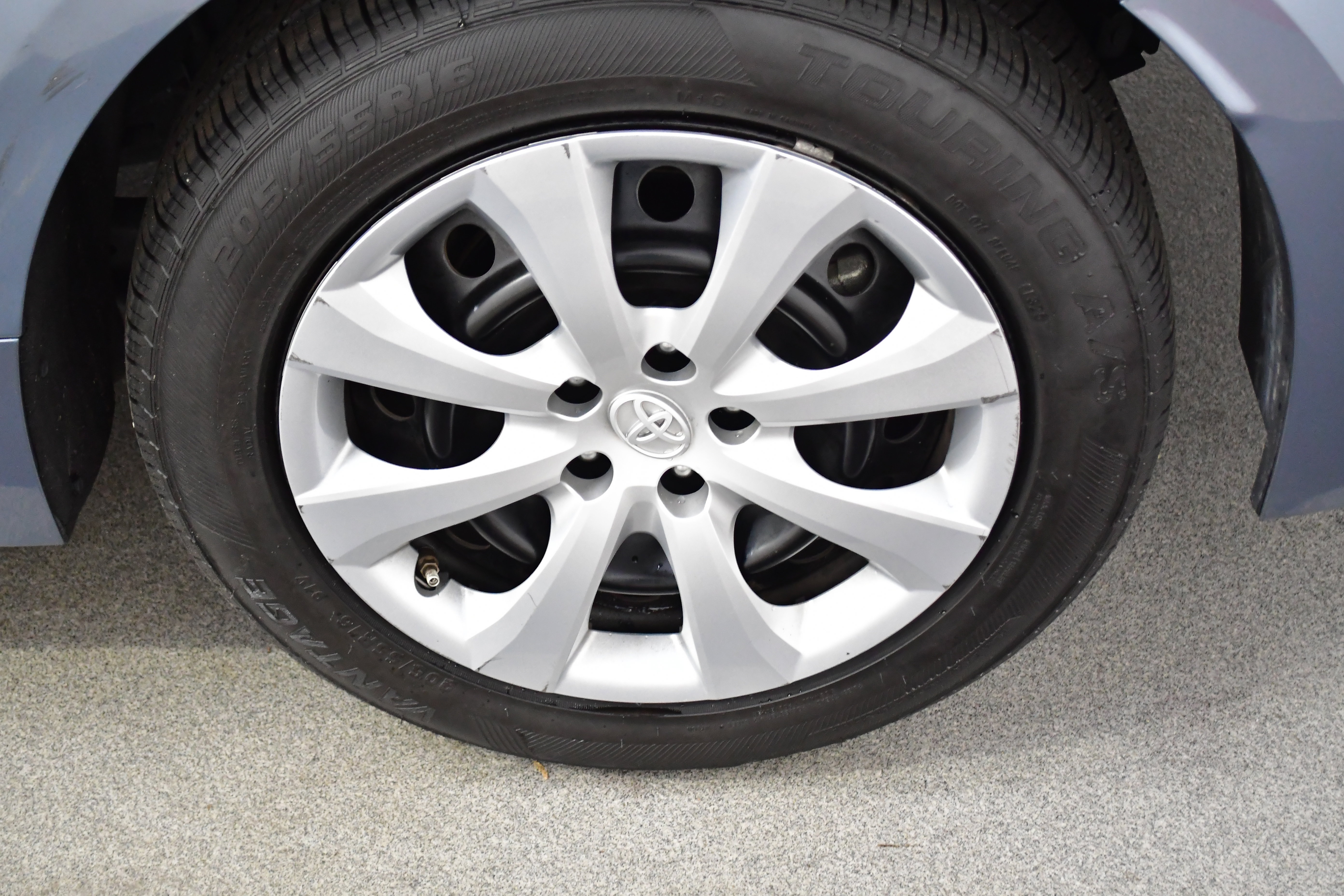 Used 2022 Toyota Corolla LE FWD image 31